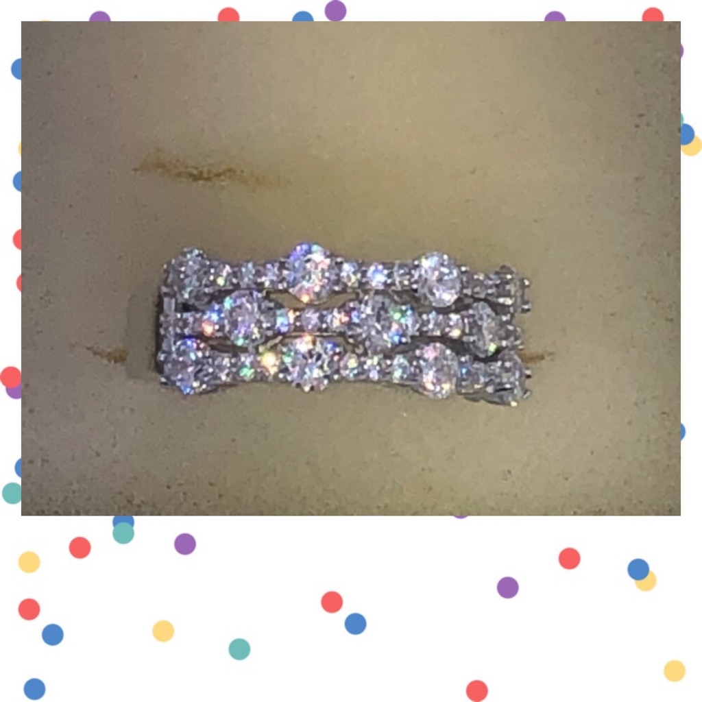 Amazing Swarovski Stone Ring, With Sparkling Color & Classic Style!